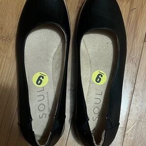 Naturalizer black leather shoes